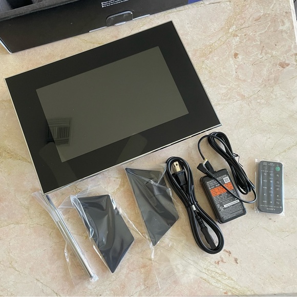 Sony Digital Photo Frame - Picture 6 of 9